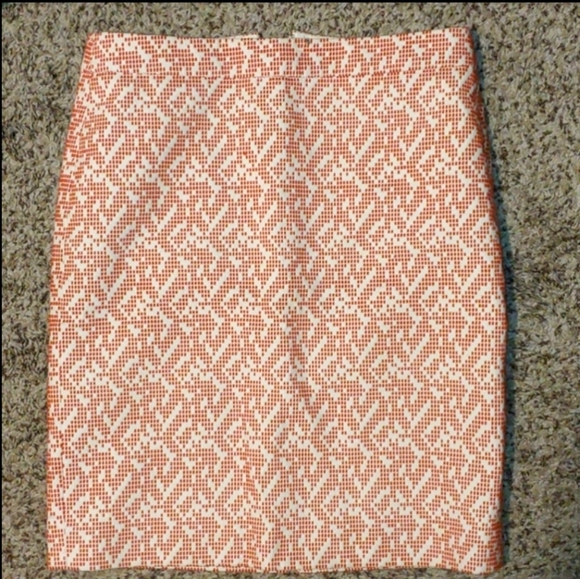 J.Crew Embroidered Pencil Skirt size 2 - Picture 2 of 8